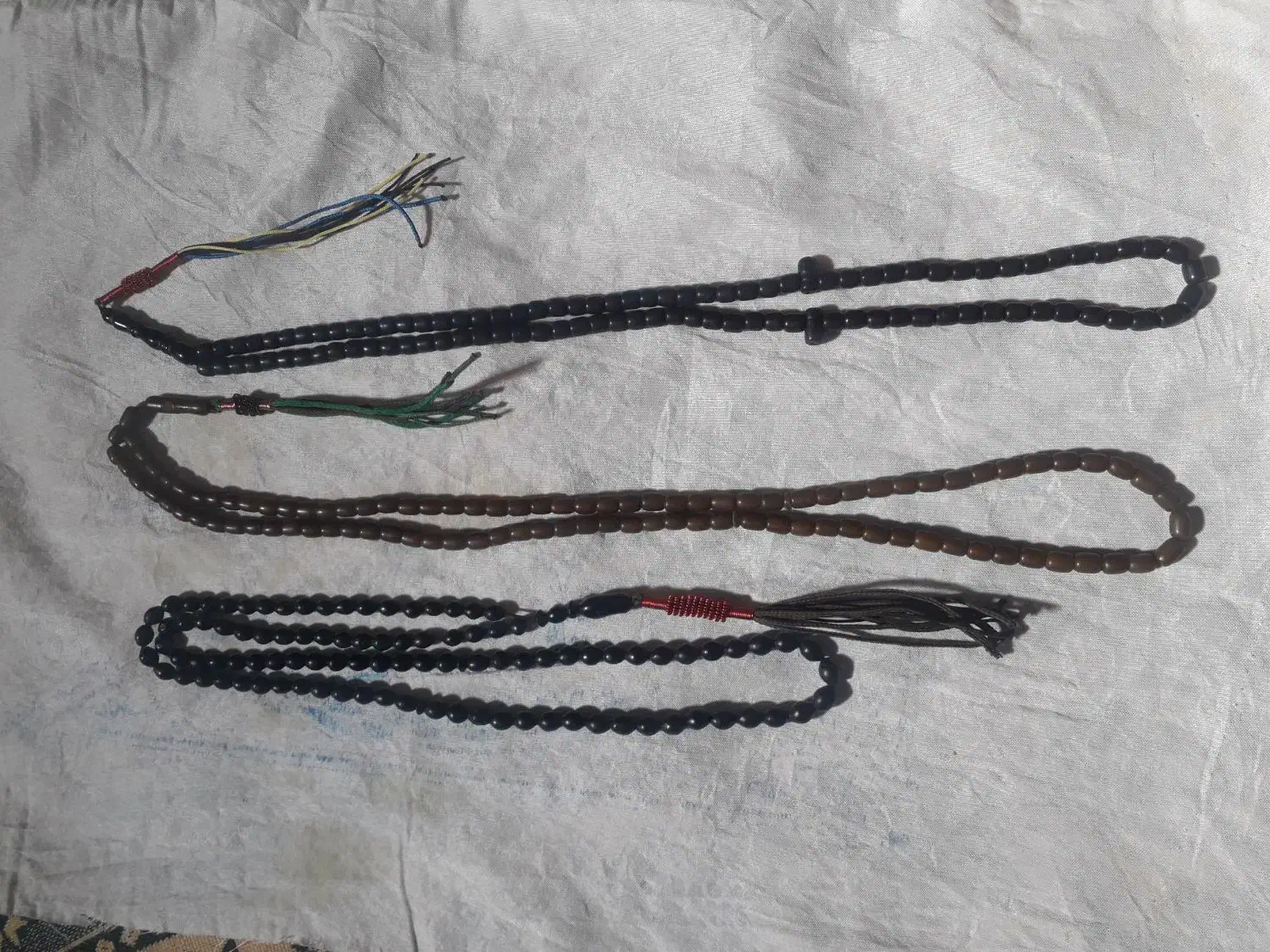 تسبیح عراز|کلکسیون اشیاء عتیقه|بروجرد, |دیوار