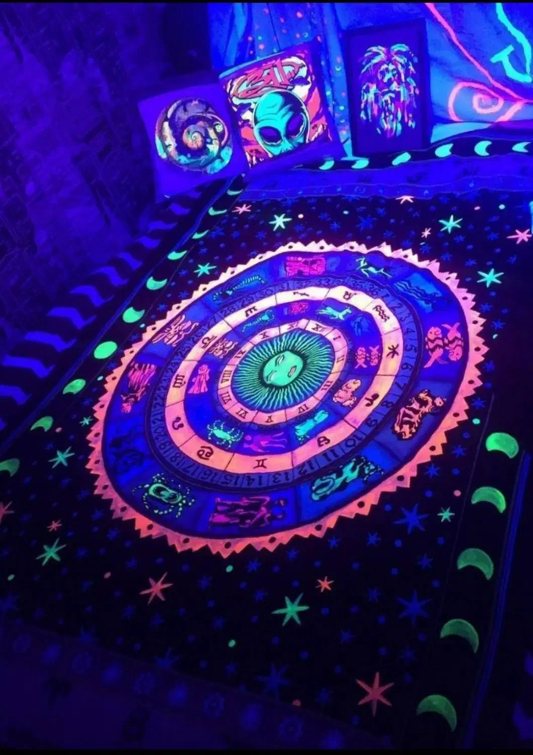 بلک لایت|سرویس روتختی|قدس, شهر‌قدس|دیوار