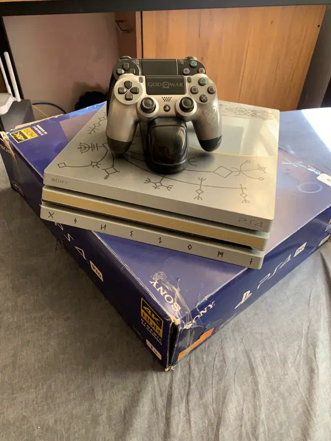 Ps4 pro limited 1TB|کنسول، بازی ویدئویی و آنلاین|تهران, دروازه شمیران|دیوار