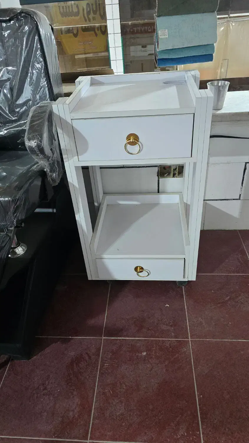 ظهر نمایشگاه بازه|آرایشگاه و سالن‌های زیبایی|بهبهان, |دیوار