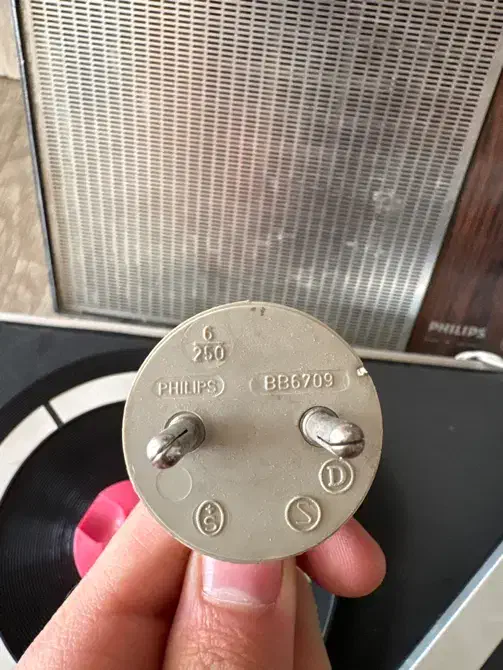 گرام قدیمی فیلیپس اصلی نو|کلکسیون اشیاء عتیقه|اصفهان, بیدآباد|دیوار