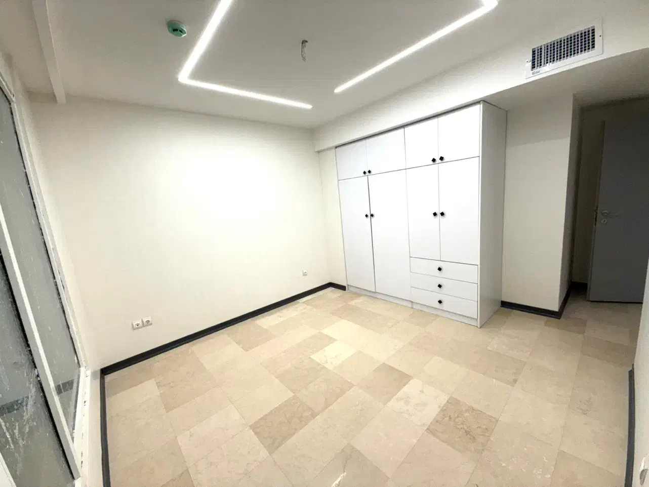 ۱۴۰ متر/ نوساز کلید نخورده/طبقه۳/فول