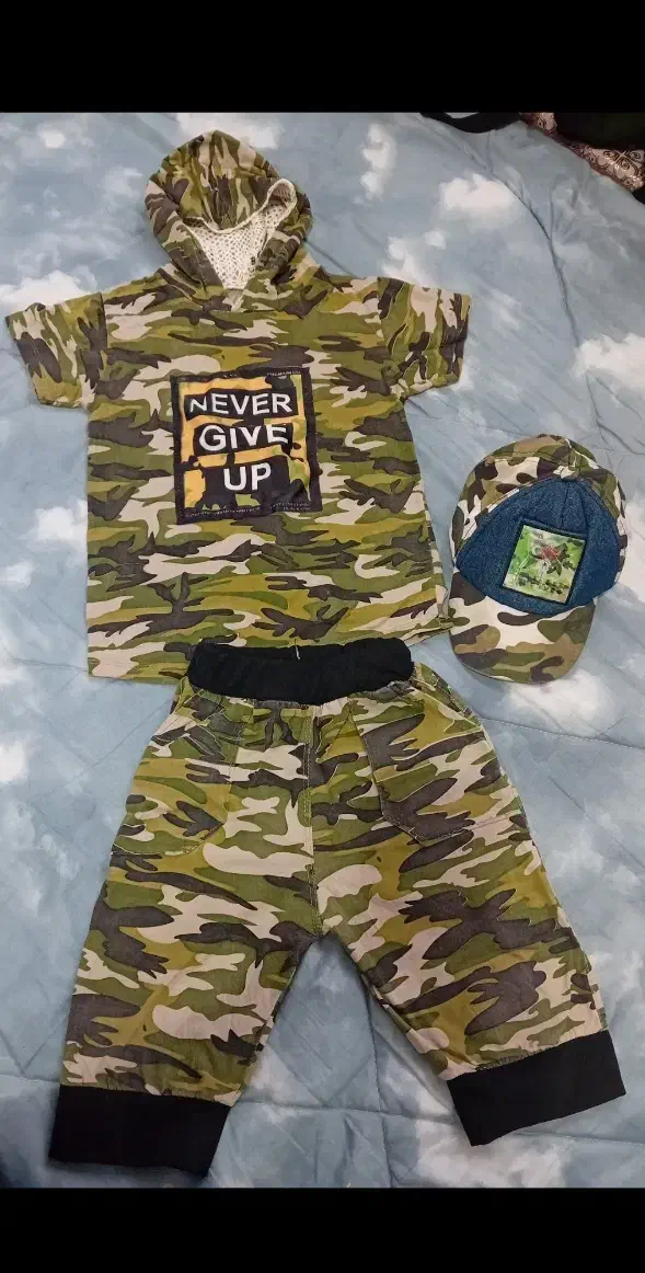 تیشرت کلاه دار ، شلوارک|لباس|خواف, |دیوار