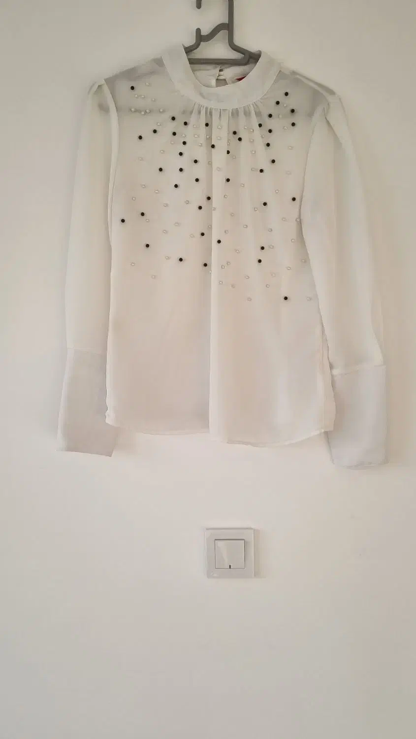 شومیز کرپ حریر سفید مروارید و سنگ دوزی سایز۳۶تا۴۰|لباس|نوشهر, |دیوار