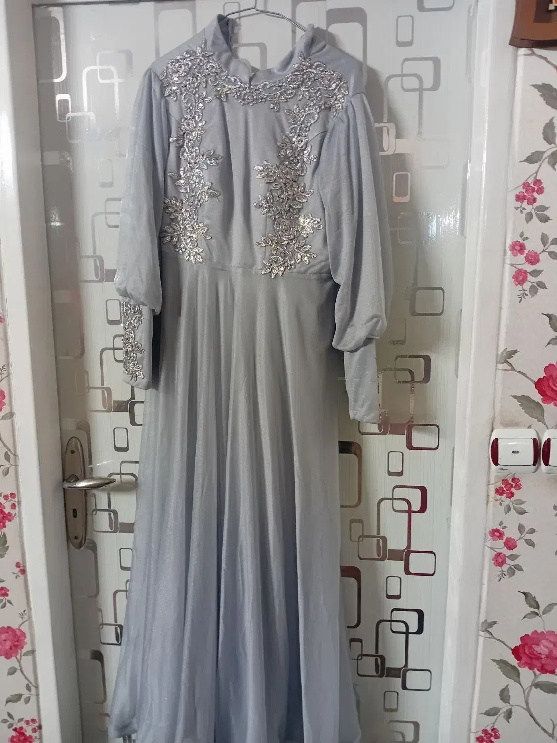 لباس های مجلسی|لباس|شهریار, شهریار|دیوار