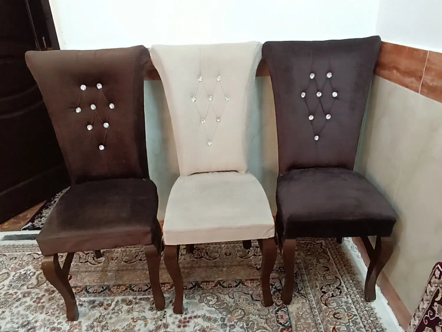 صندلی|میز و صندلی غذاخوری|قدس, شهر‌قدس|دیوار