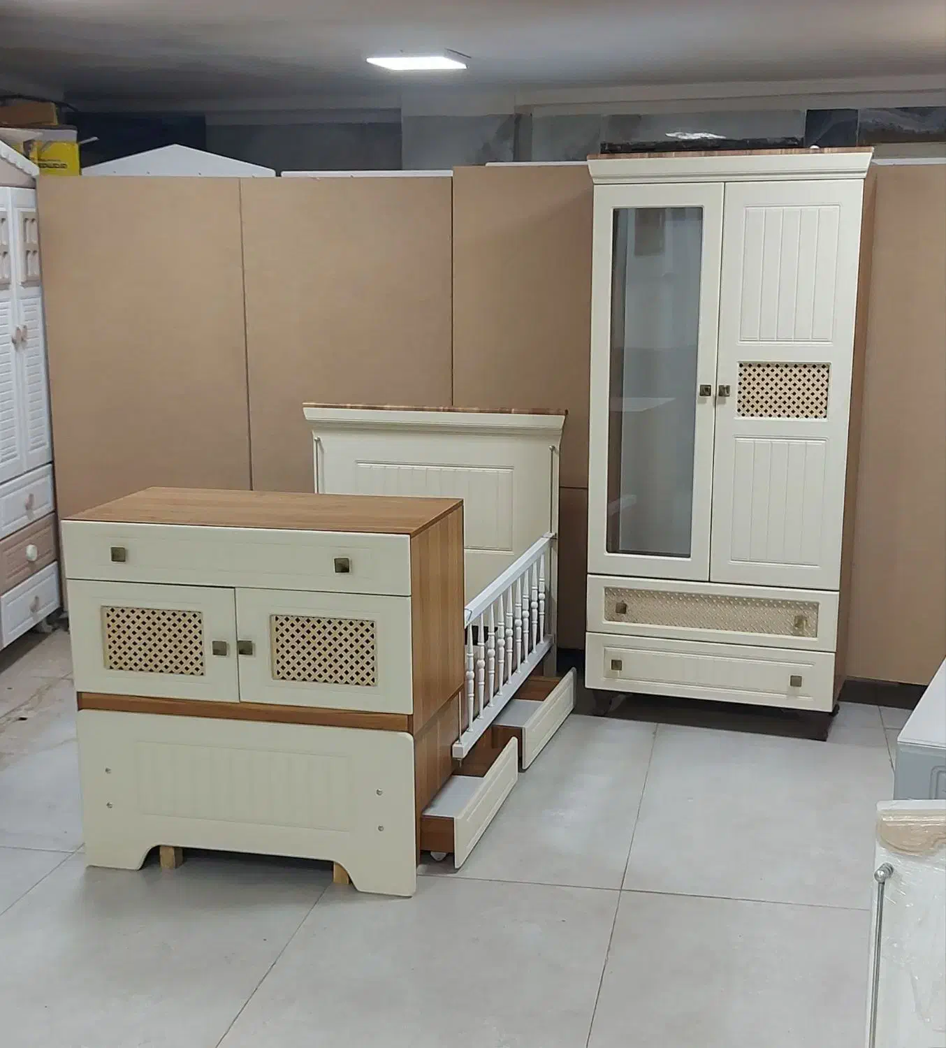 پاتریس کیان /- سیسمونی ماندگار*|اسباب و اثاث بچه|تهران, شهرک ولیعصر شمالی|دیوار