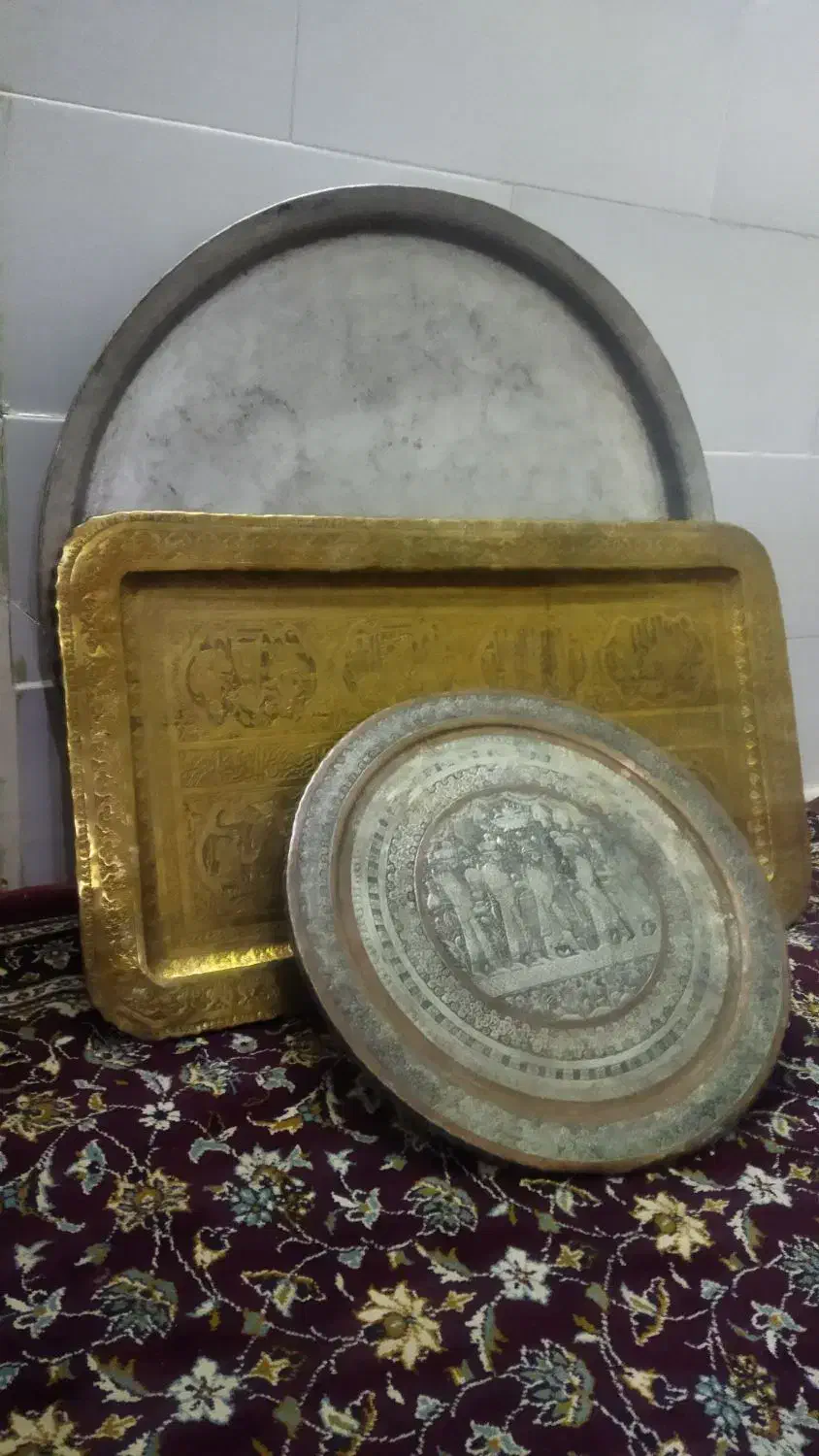 سه‌ عدد‌ سینی‌ از‌ جنس‌ برنج‌ و‌ مس|کلکسیون اشیاء عتیقه|برخوار, |دیوار