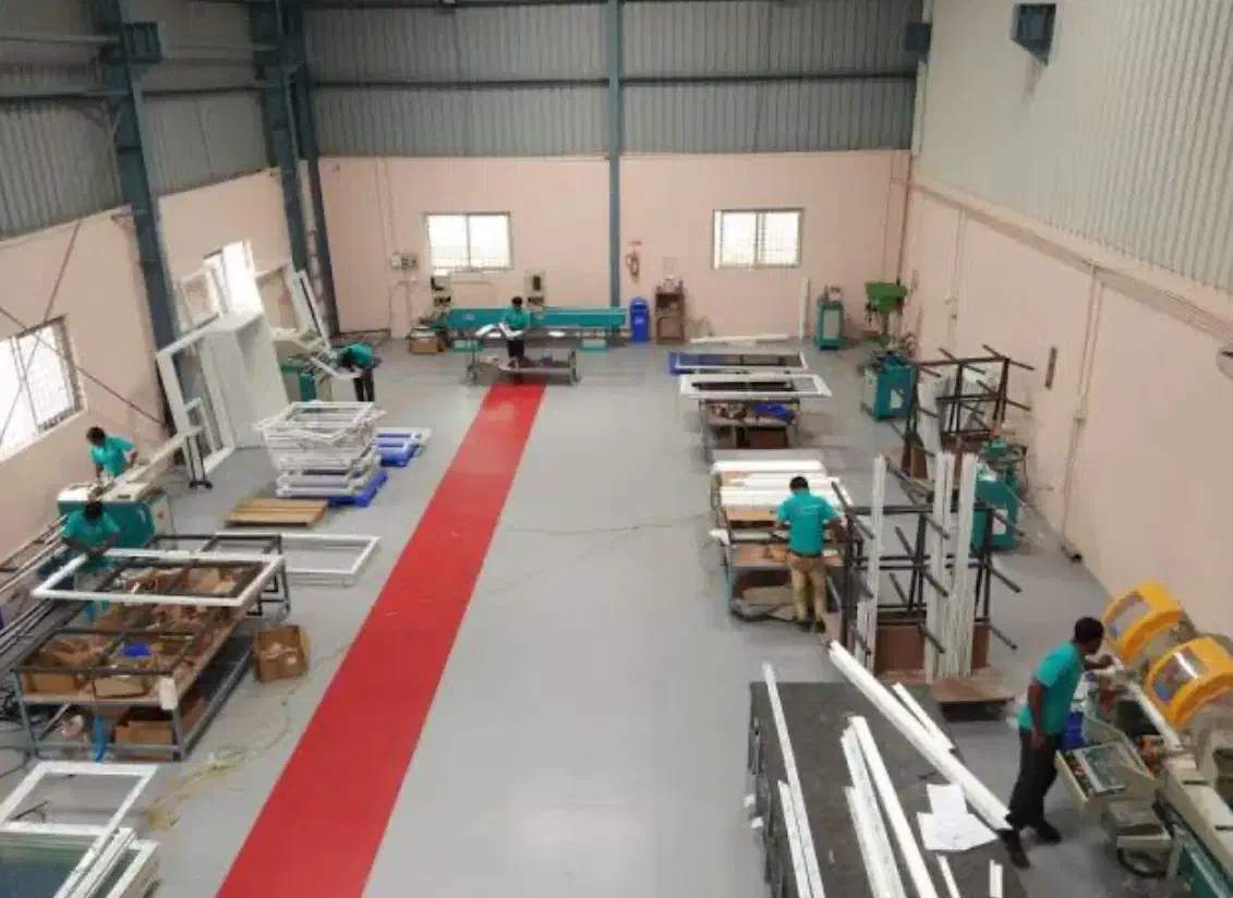 تولیدی درب و پنجره دوجداره زیر قیمت بازار|خدمات پیشه و مهارت|کرمان, |دیوار