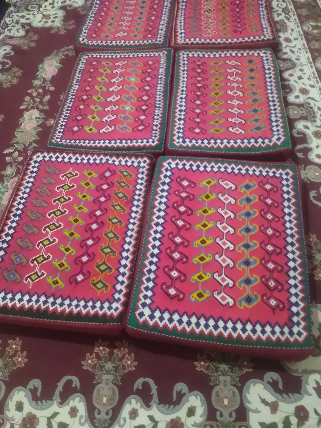 شیش تا پشتی|پشتی|فیروزآباد (فارس), |دیوار