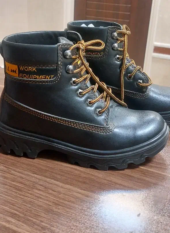 کفش پوما وبوت مناسب زمستان سایز۳۸ کاملا نو|کیف، کفش، کمربند|شهرکرد, |دیوار