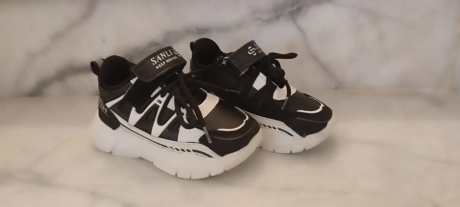 کفش اسپرت سایز ۲۸|کفش و لباس بچه|جهرم, |دیوار