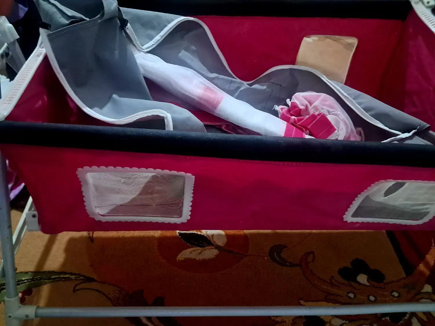 گهواره دخترانه نسیم|تخت و صندلی بچه|مریوان, |دیوار