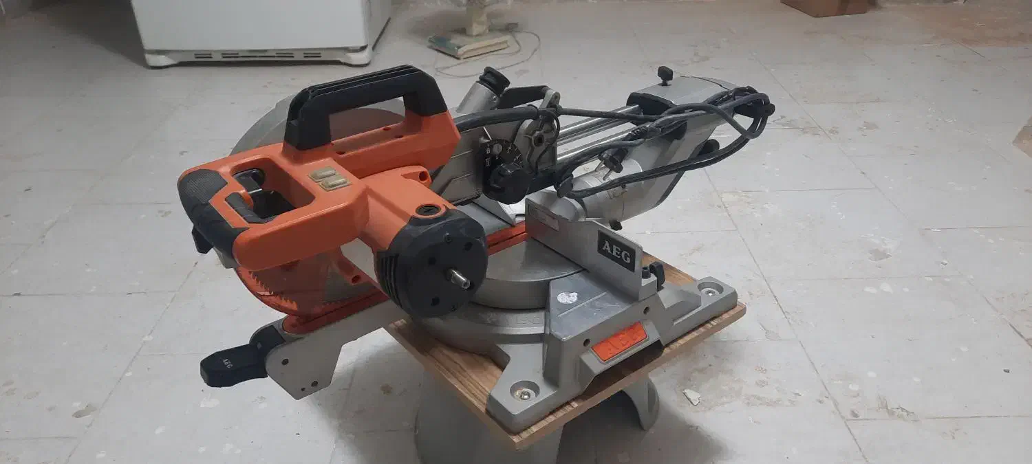 فارسی بر AEG|ابزارآلات|اصفهان, باغ زیار|دیوار