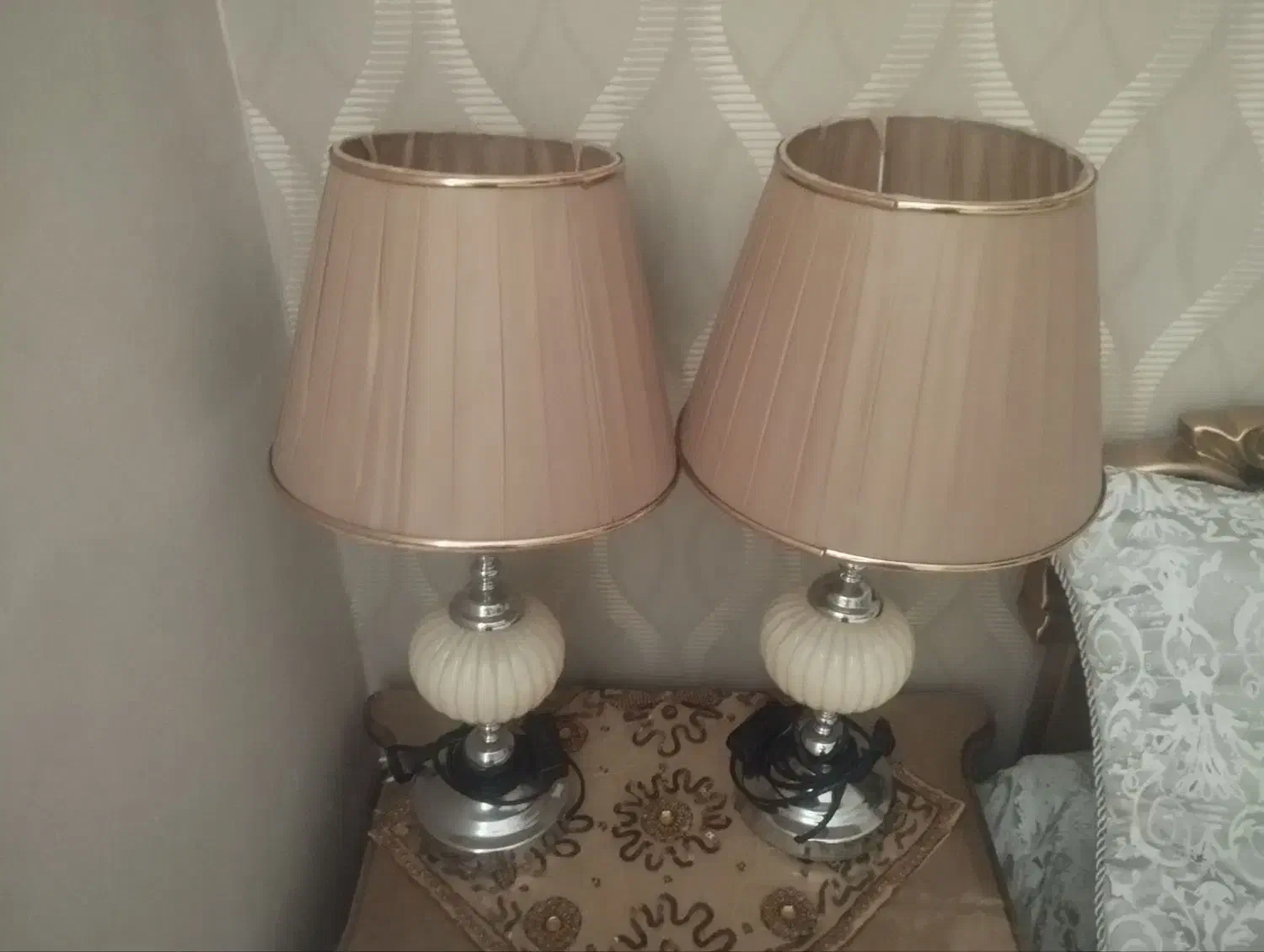 ۲عدد آباژور نو|چراغ خواب و آباژور|مشهد, چهارچشمه|دیوار