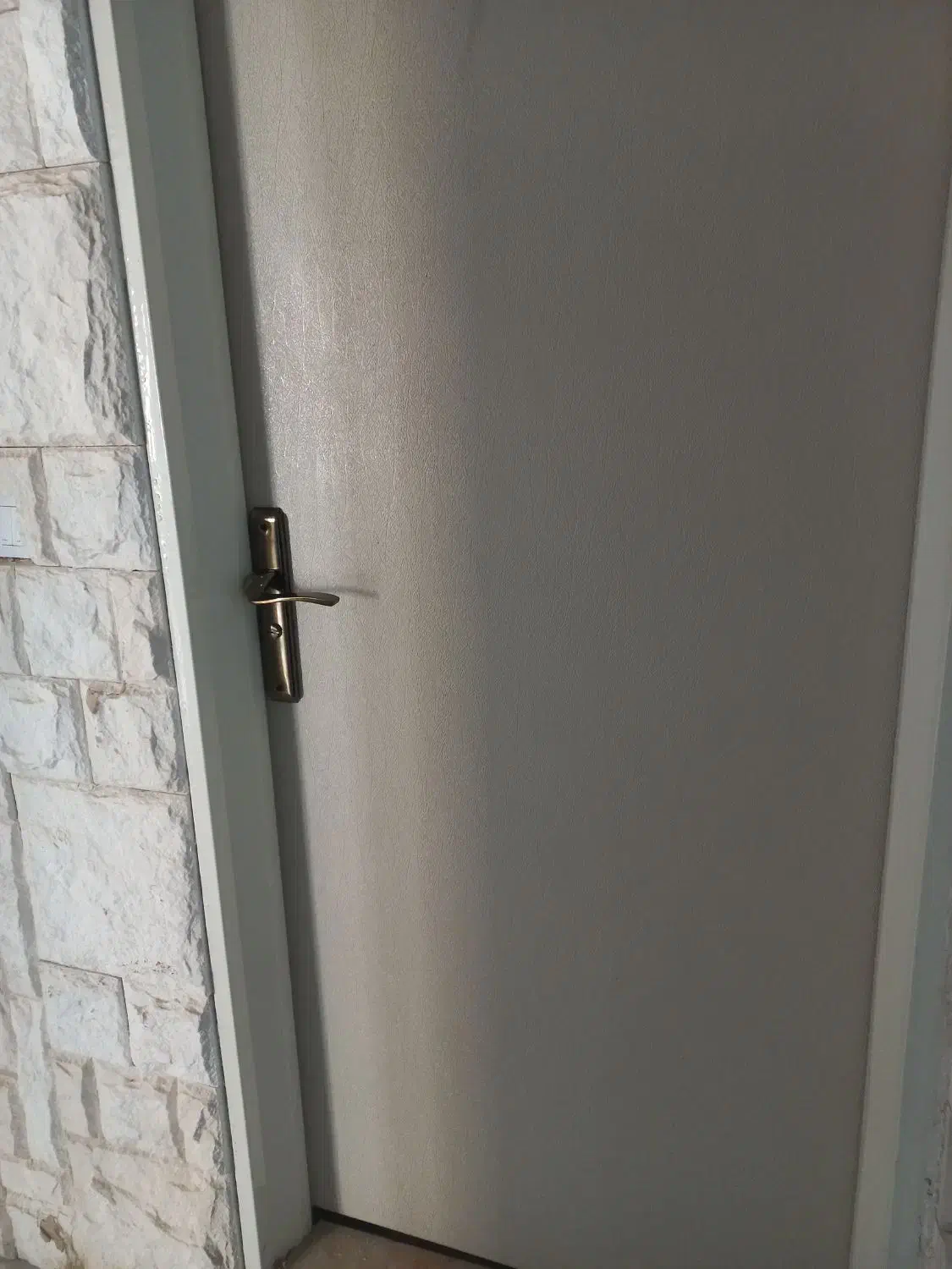 نصب و تعمیرات انواع کابینت،کمد دیواری، در ضد سرقت|خدمات پیشه و مهارت|بروجرد, |دیوار