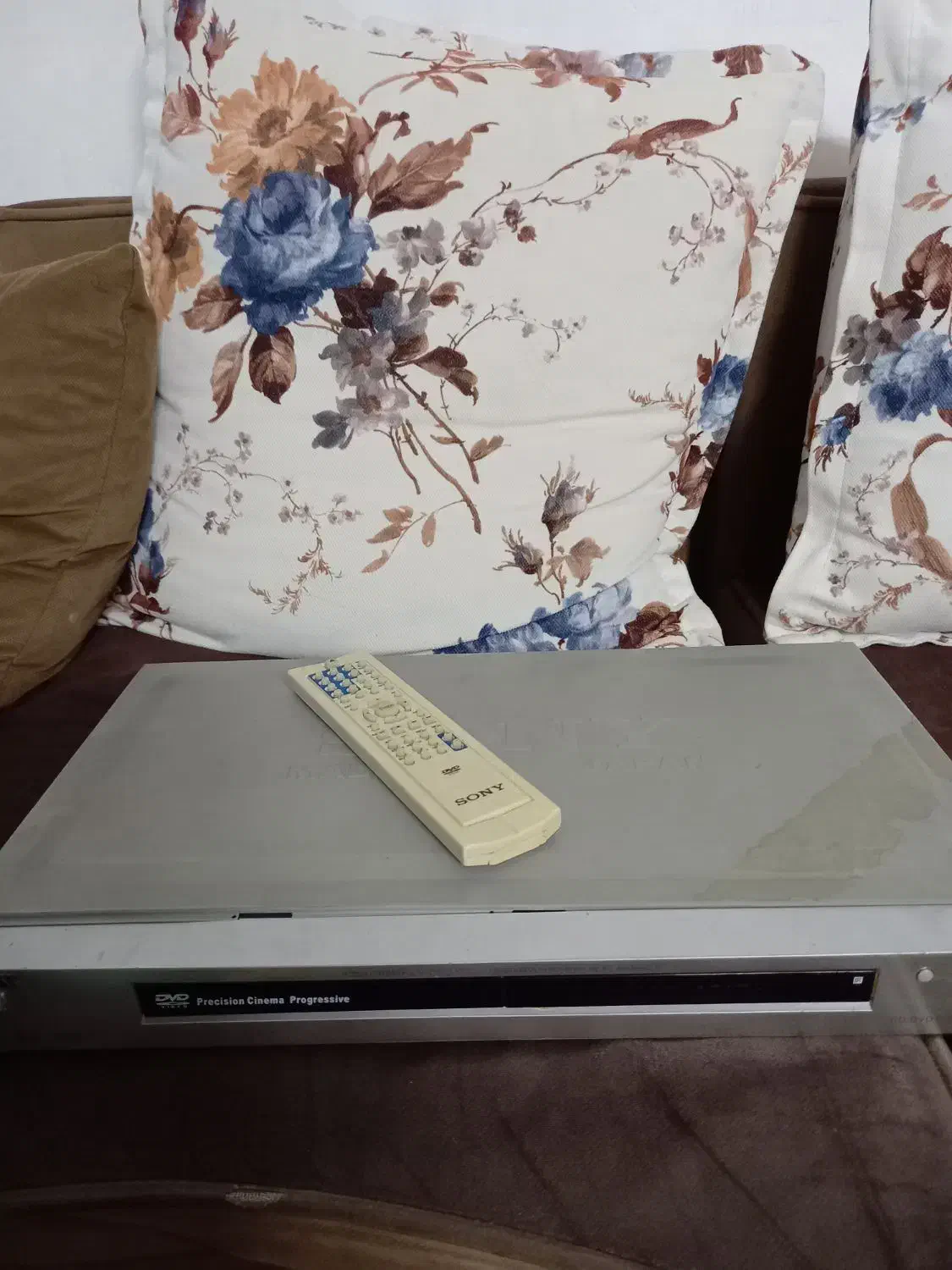 یک دستگاه دی وی دی|پخش‌کننده DVD و ویدیو|شیراز, شهرک پرواز|دیوار