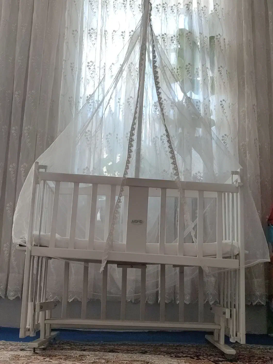 تخت گهواره ای|تخت و صندلی بچه|خزل, |دیوار