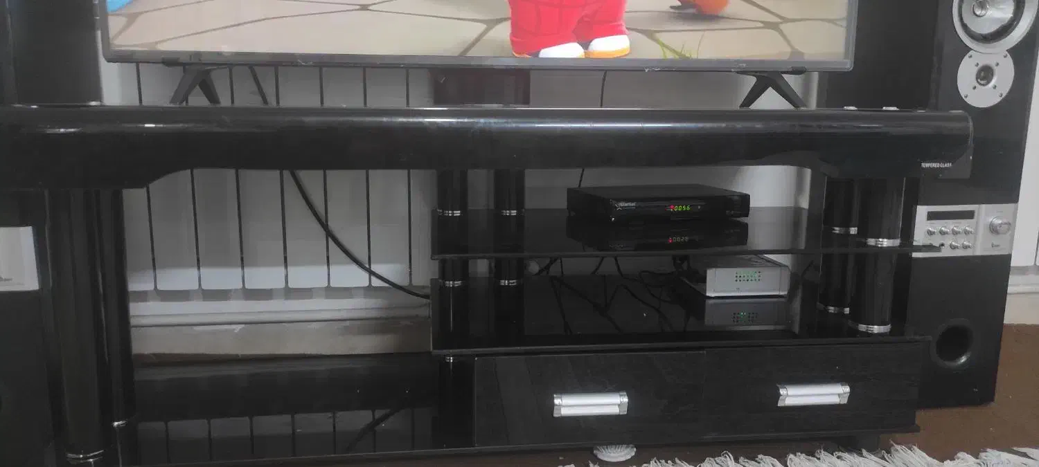 میز تلویزیون شیشه ایی|میز تلویزیون|پردیس, فاز ۴|دیوار