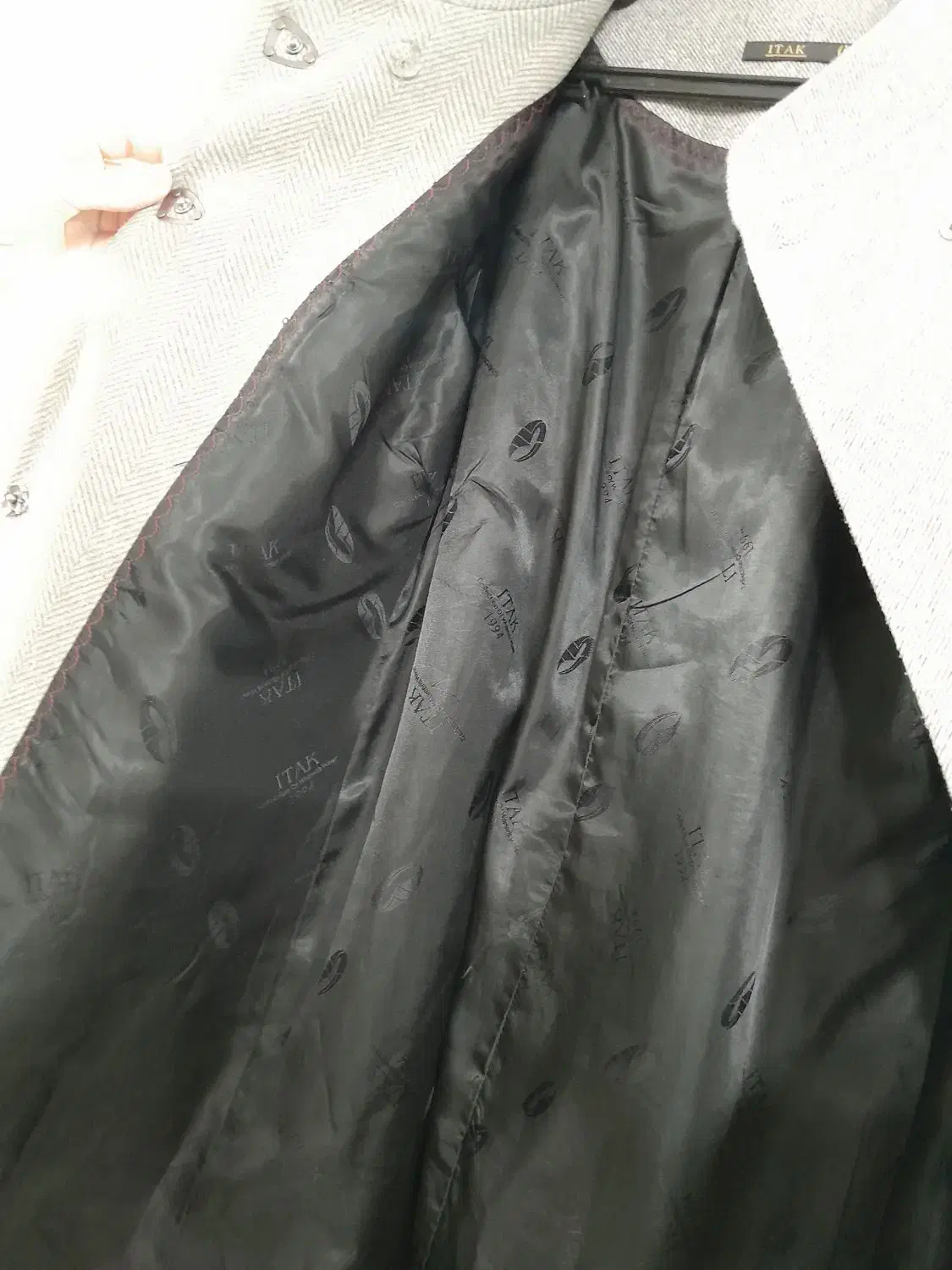 پالتوزنانه|لباس|پیشوا, |دیوار