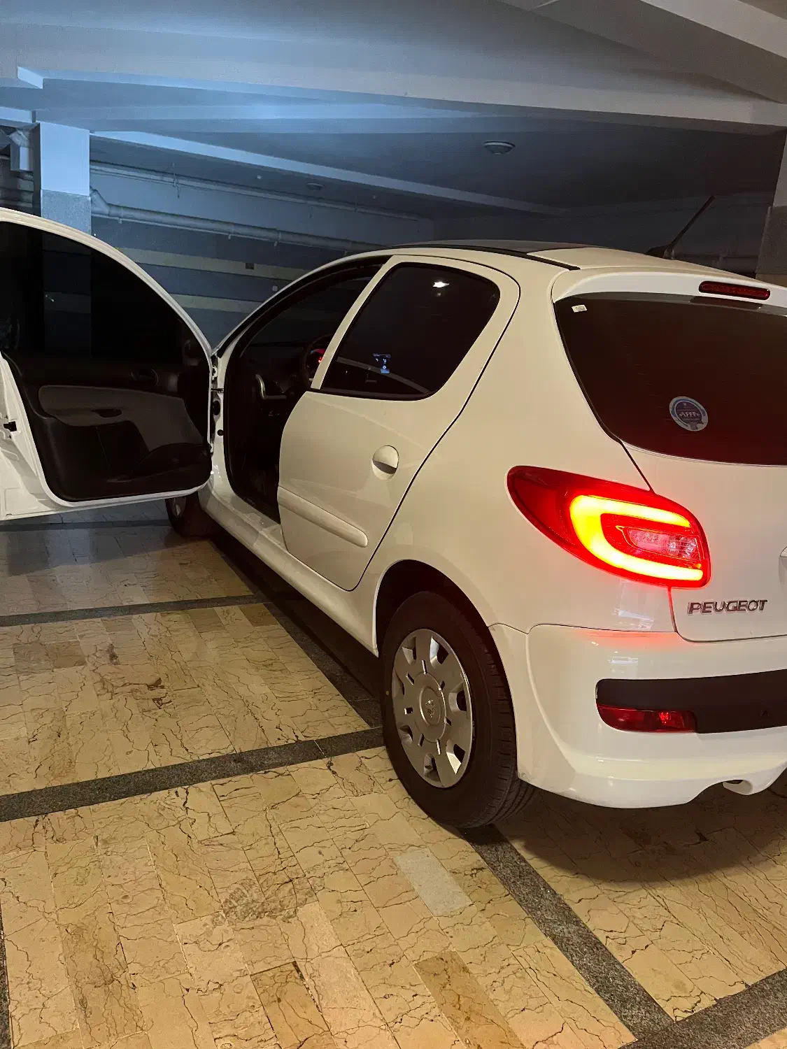 ۲۰۷ پاناروما ارتقا یافته TU5Pمدل ۱۴۰۴ صفر فول|خودرو سواری و وانت|تهران, باغ فیض|دیوار