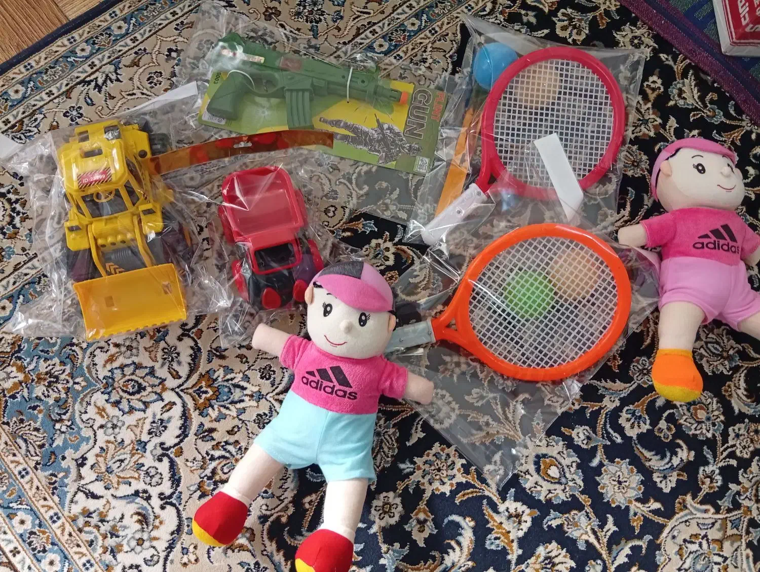 عروسک‌ لبو بو|اسباب‌‌بازی|نیشابور, سرآب کوشک|دیوار