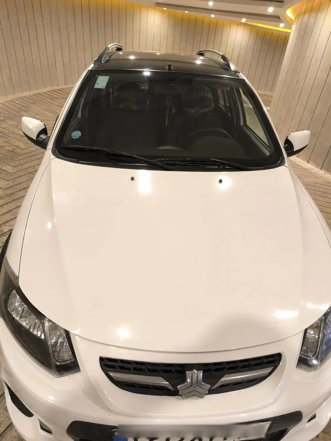 کوییک R سفید مشکی با رینگ آلومینیومی|خودرو سواری و وانت|شیراز, فرهنگ شهر|دیوار