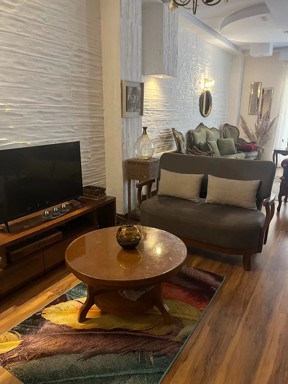 نیم ست مبل با میز وسط کاملا سالم|مبلمان خانگی و میز عسلی|کرج, کوی مهر|دیوار