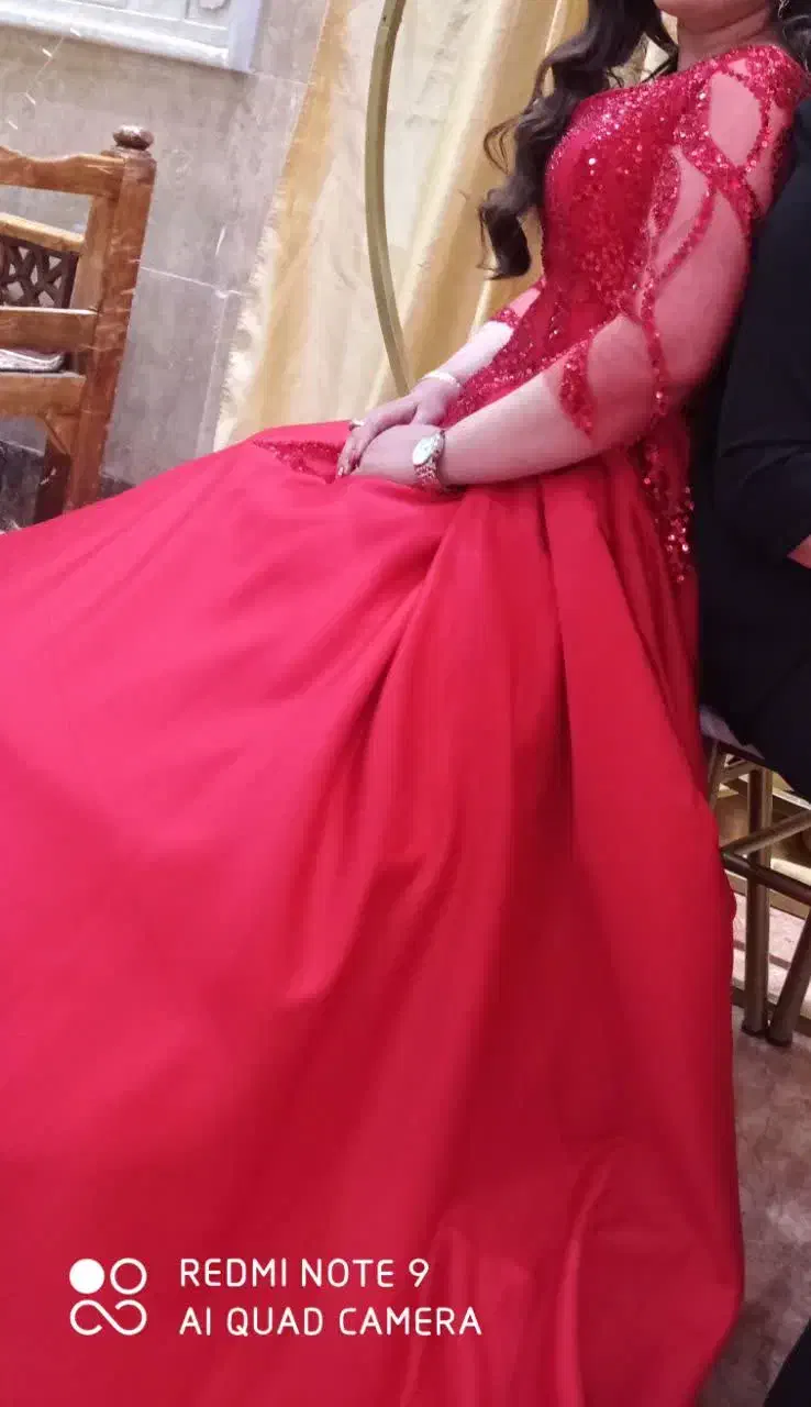 لباس مجلسی|لباس|شهریار, شهریار|دیوار