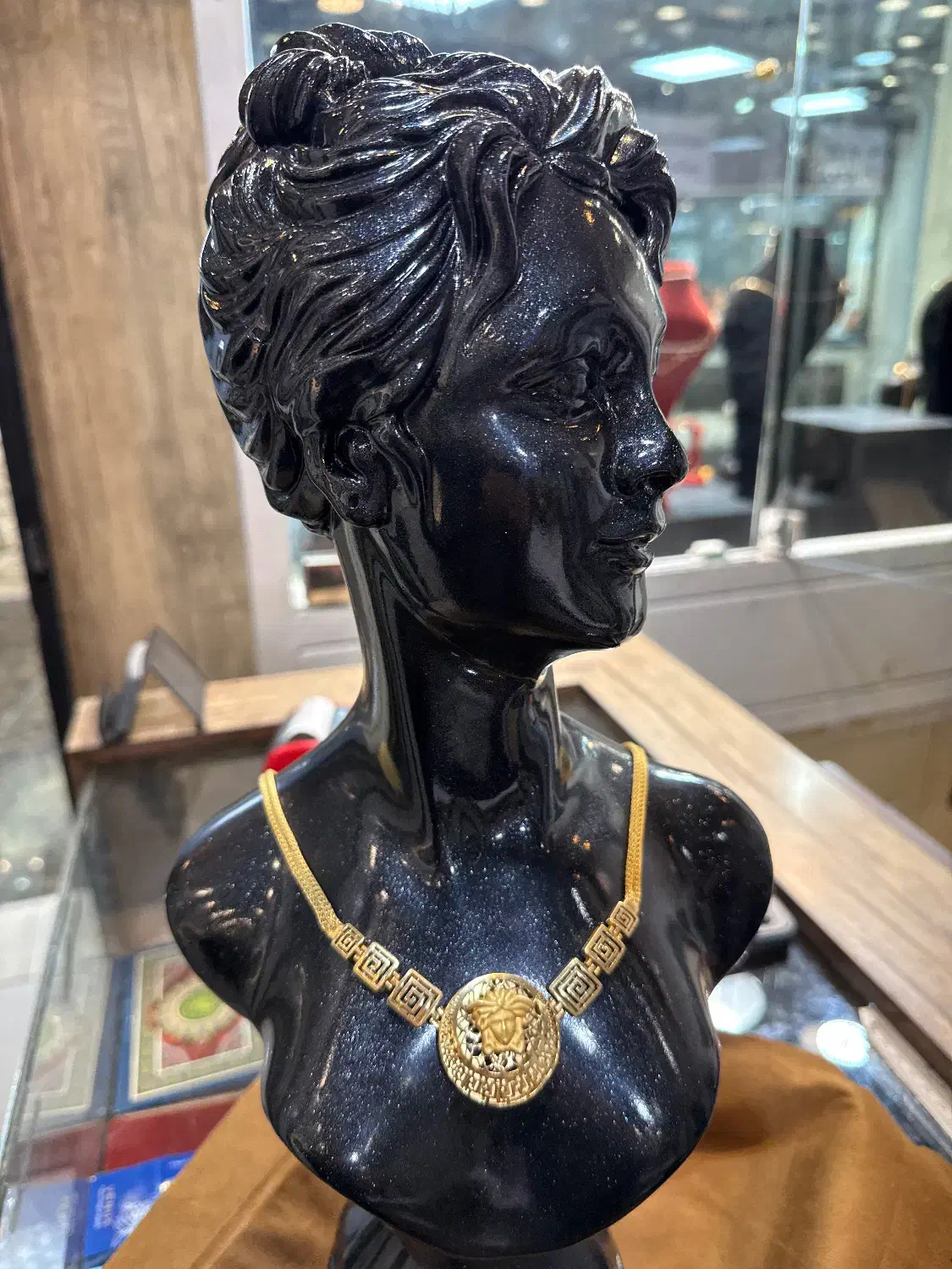 گردنبند طرح ورساچ فقط با ۵ درصد|جواهرات|اردبیل, |دیوار