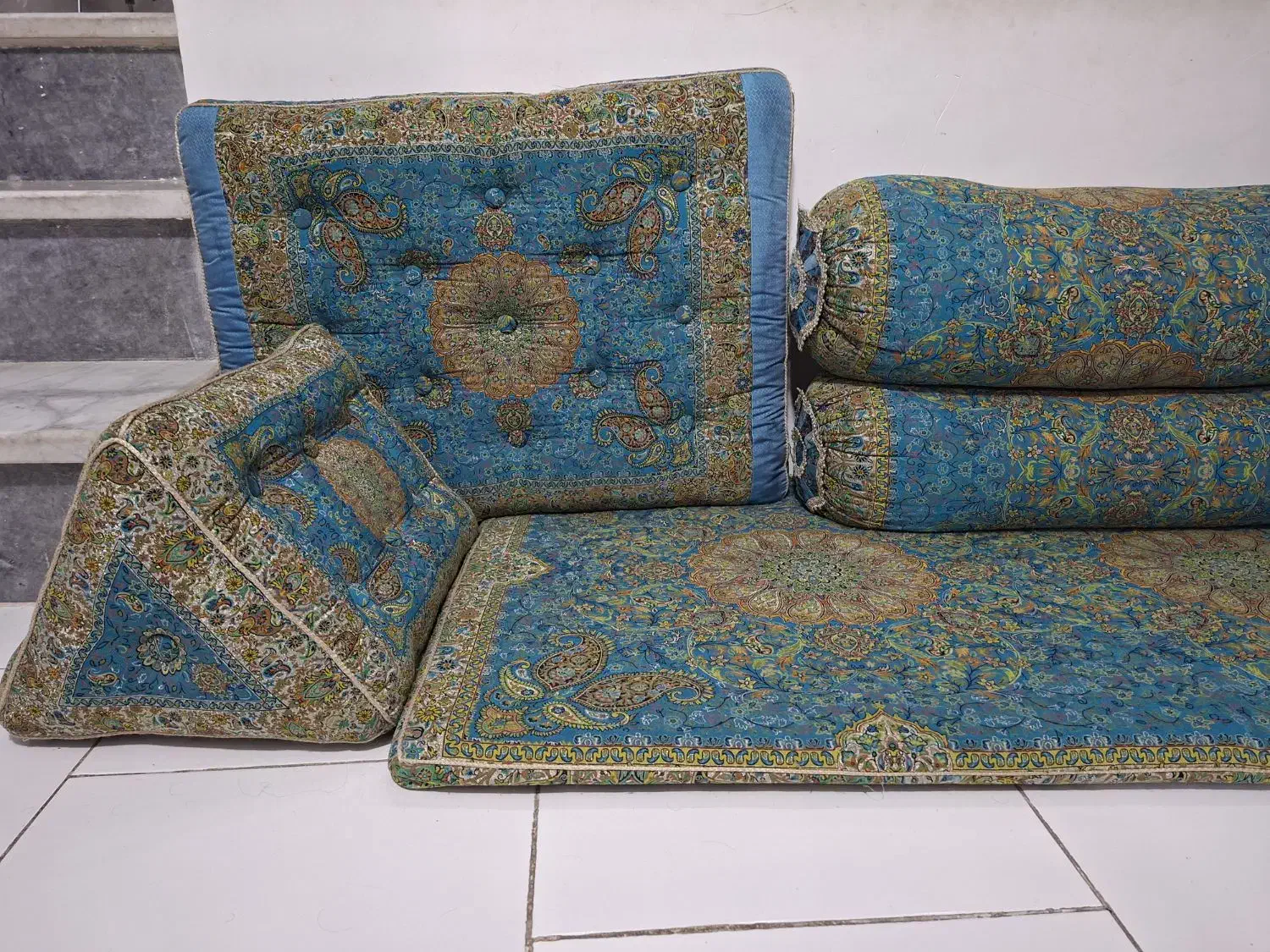 شاهنشین|پشتی|ارومیه, |دیوار