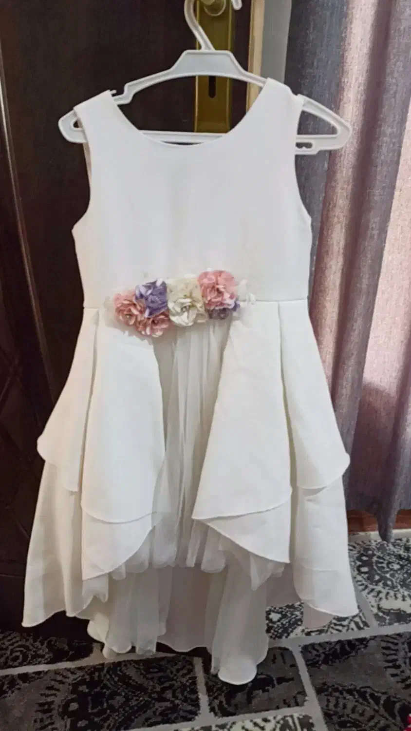 لباس مجلسی|کفش و لباس بچه|خوی, |دیوار