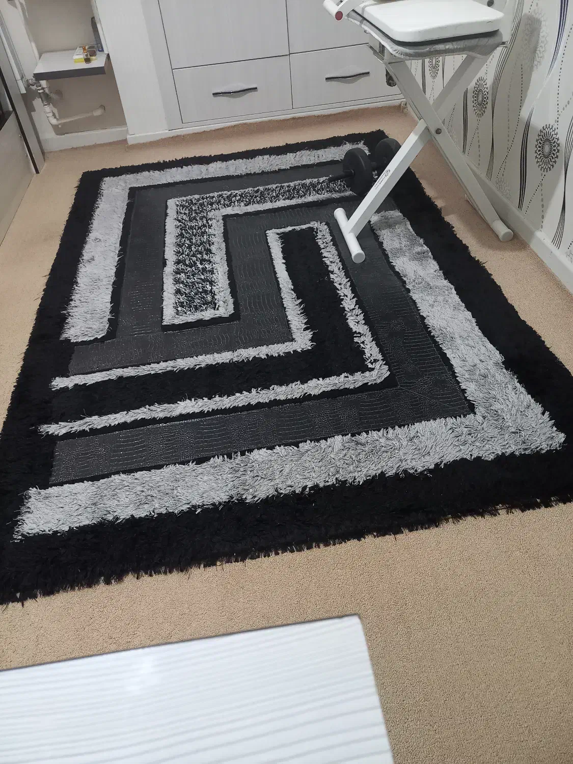 یک عدد فرش ۴ متری|فرش|گرگان, |دیوار