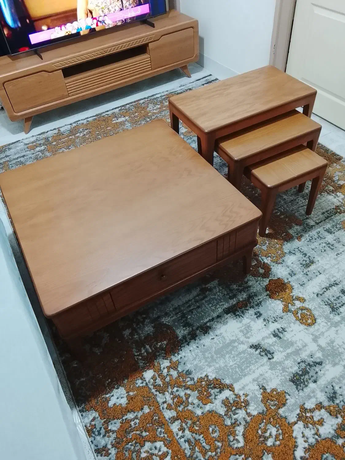 جلو مبلی و عسلی چوب راش|مبلمان خانگی و میز عسلی|گرگان, |دیوار