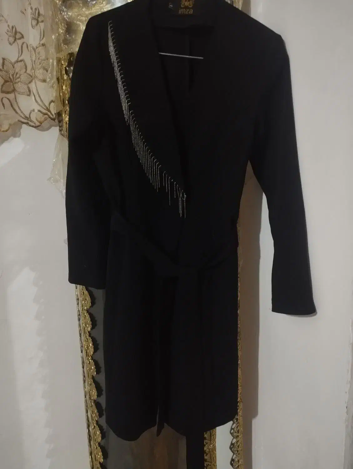 یک عدد مانتو سیاه سالم سایز واسه 38و هم 40میاد|لباس|تبریز, |دیوار