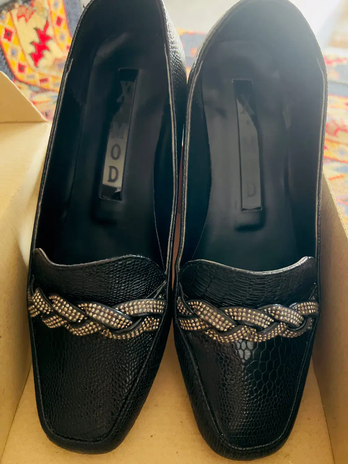 تخته وایت برد و پایه و کفش های در حد نو|لوازم التحریر|ساوه, |دیوار