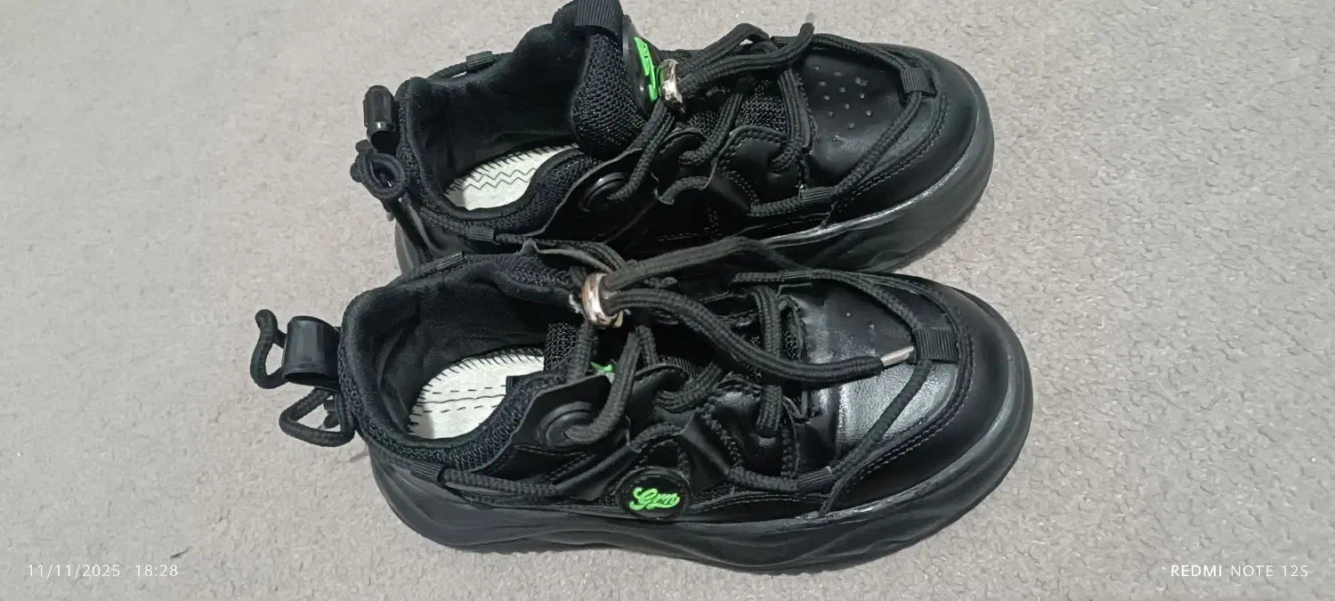 کفش اسپرت بچگانه|کفش و لباس بچه|بروجرد, |دیوار