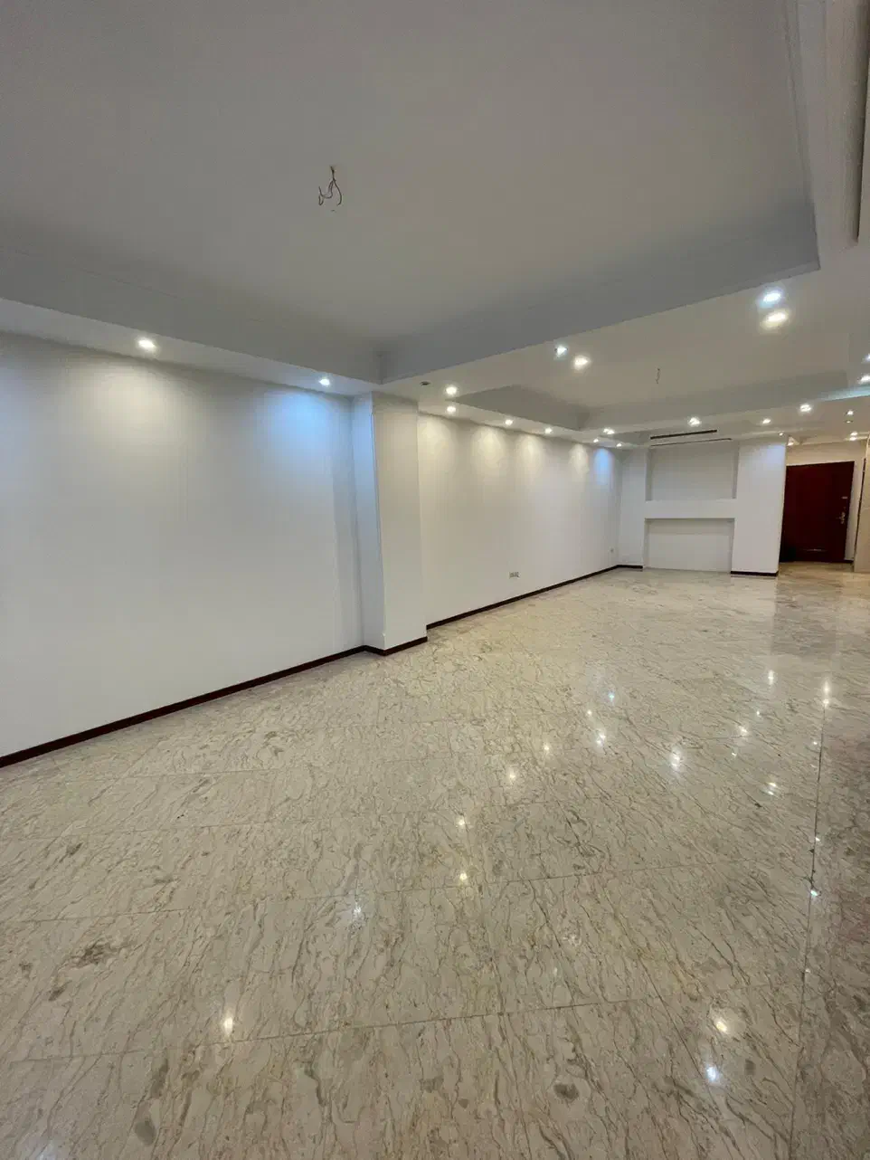 ۱۷۵ متر/ پاسداران/ سه خوابه/ شرایط عالی در منطقه