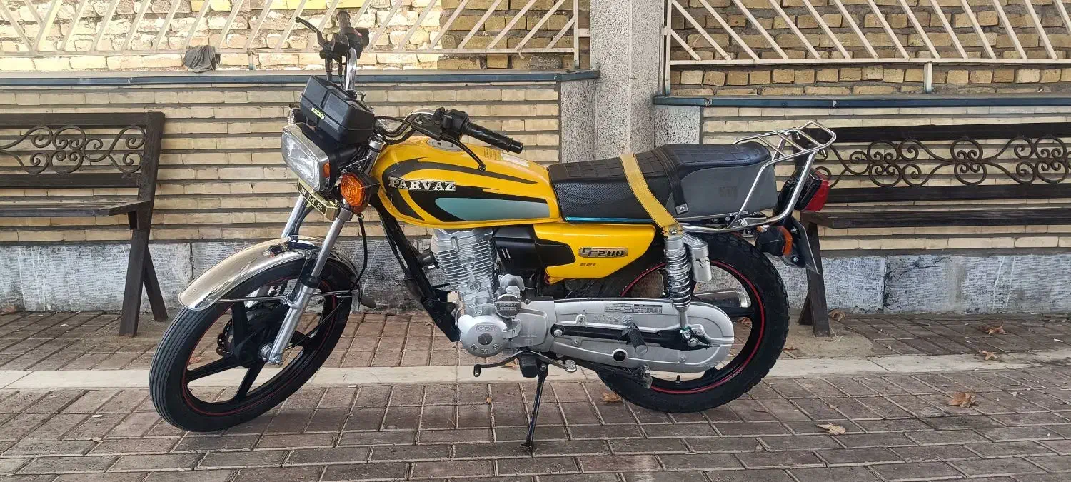 موتور پرواز 200 مدل 1401 موتور سالم مدارک تکمیل|موتورسیکلت|ملایر, |دیوار