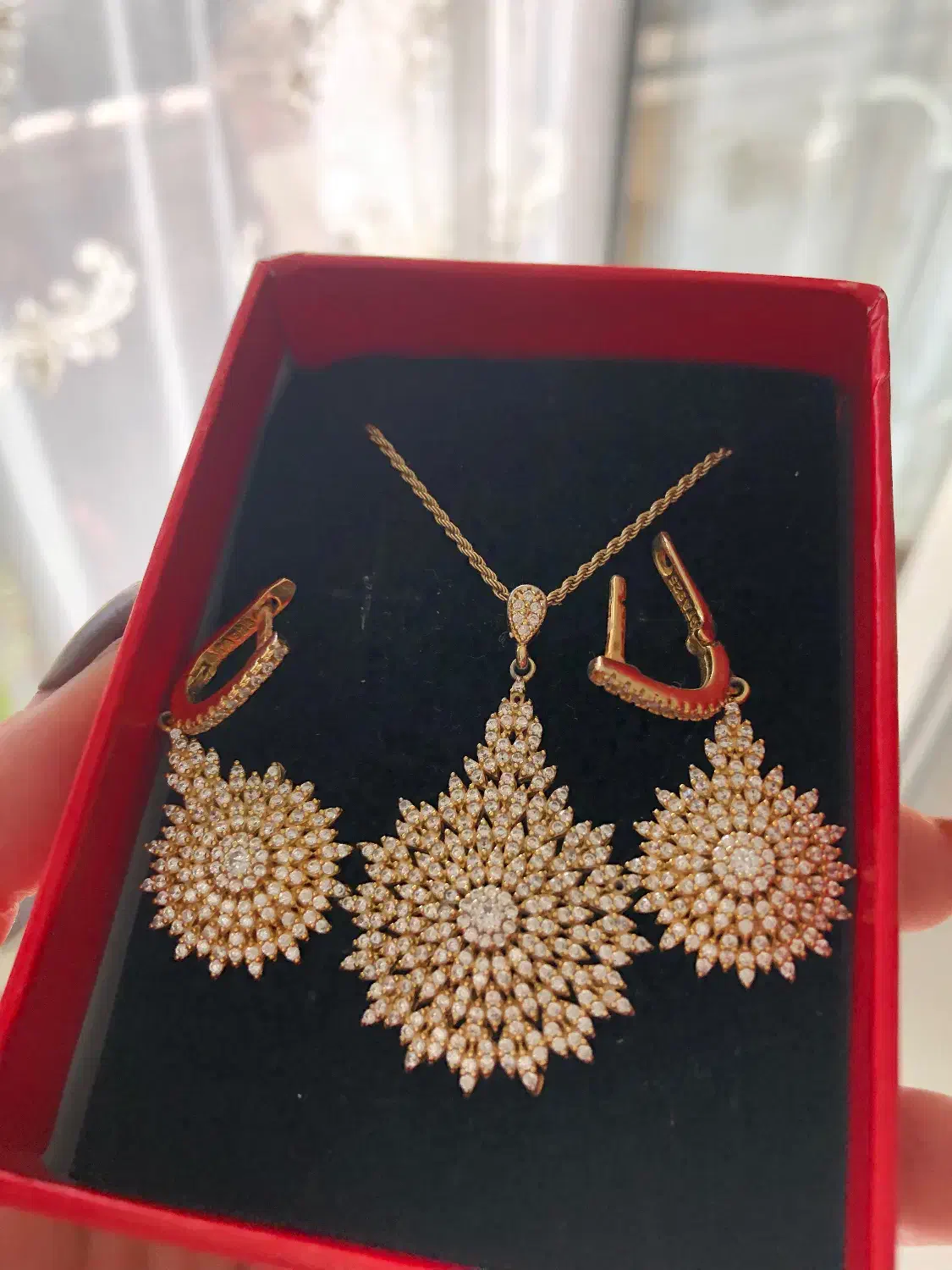 نیم ست طرح خورشید نقره ابکاری طلا|جواهرات|کرج, باغستان|دیوار