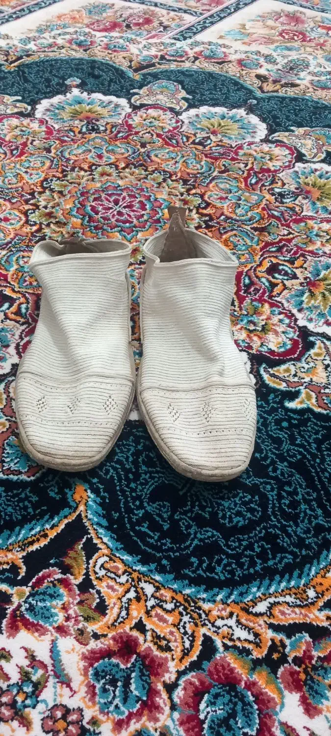 گیوه|کیف، کفش، کمربند|آباده, |دیوار