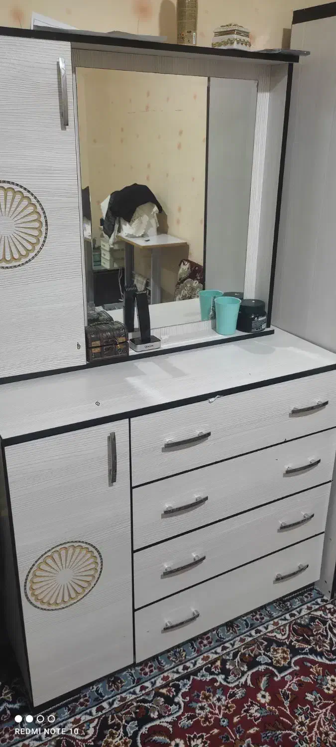 مبل 8نفر و کمد دراور با آینه|مبلمان خانگی و میز عسلی|درگزین, |دیوار