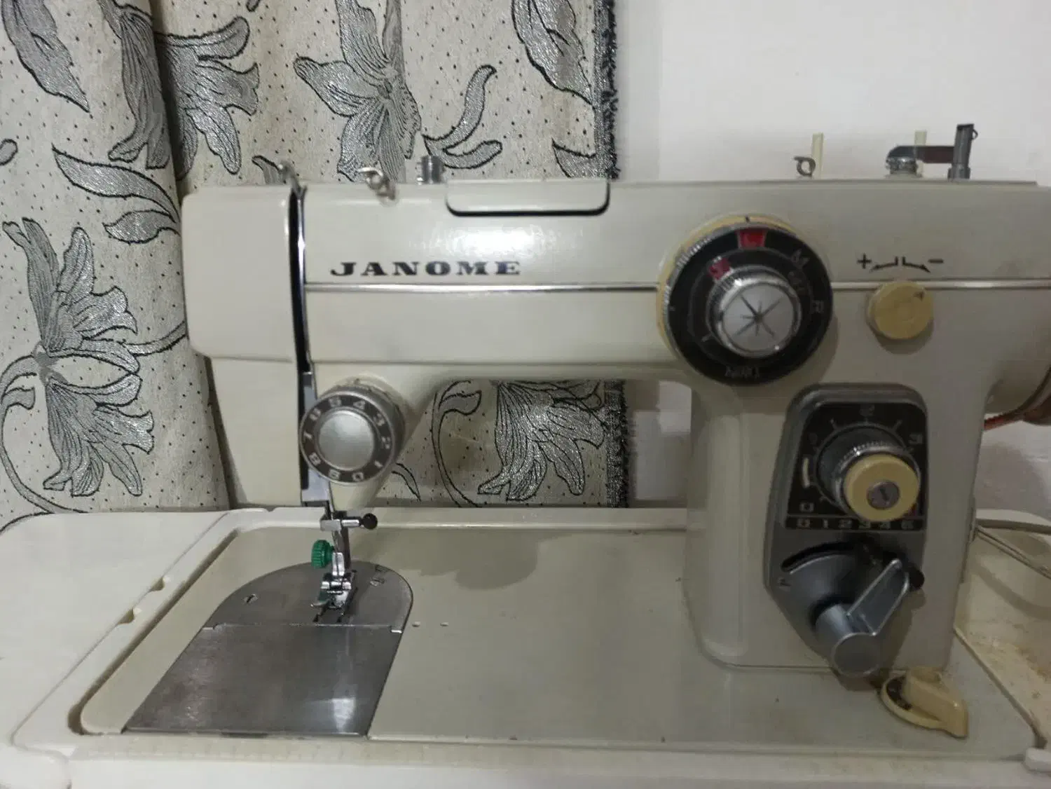 چرخ خیاطی ژانومه|چرخ خیاطی و ریسندگی|مشهد, مصلی (کارمندان اول)|دیوار