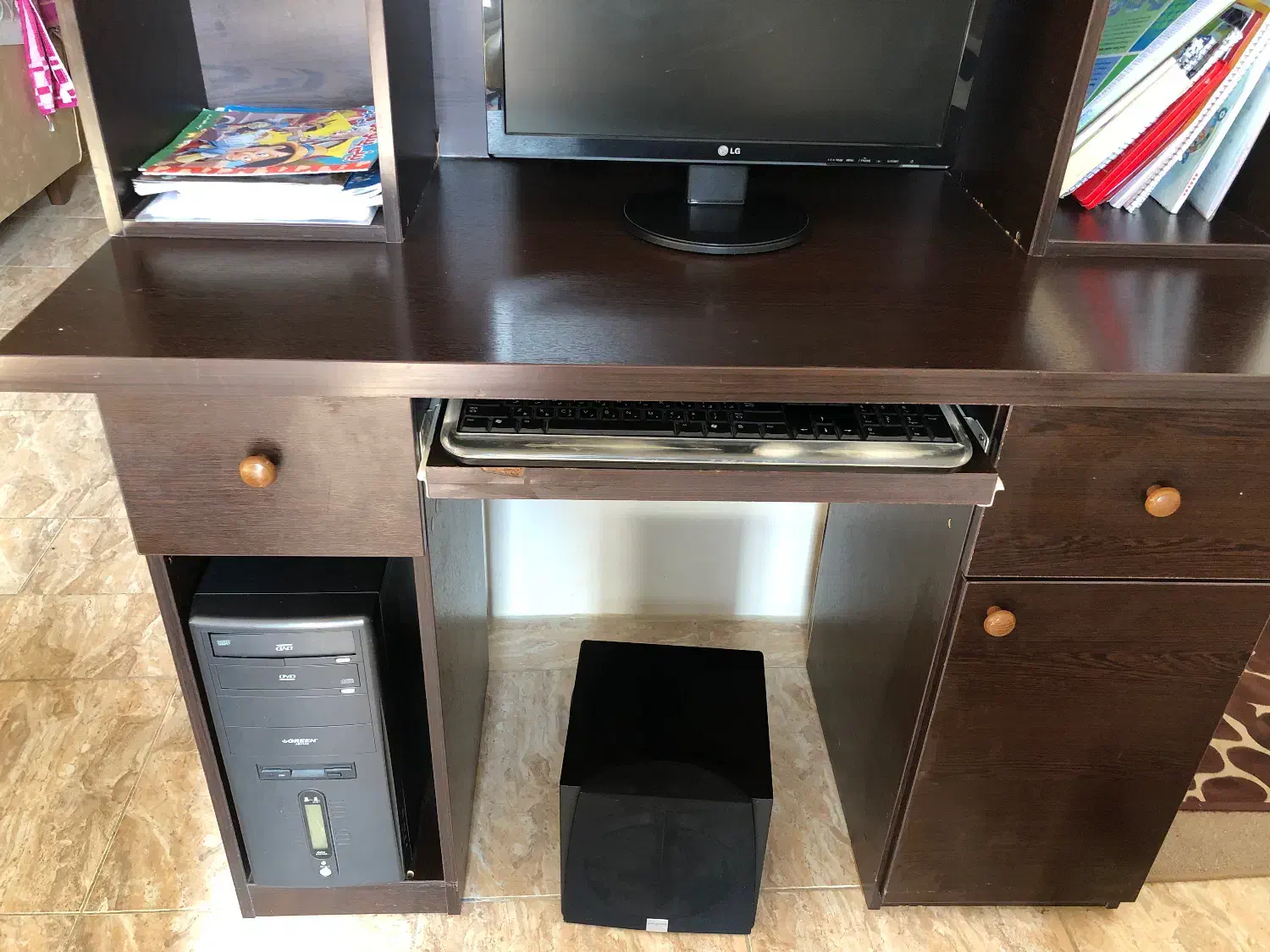 فقط میز کامپیوتر|میز تحریر و کامپیوتر|محمدیه-قزوین, |دیوار