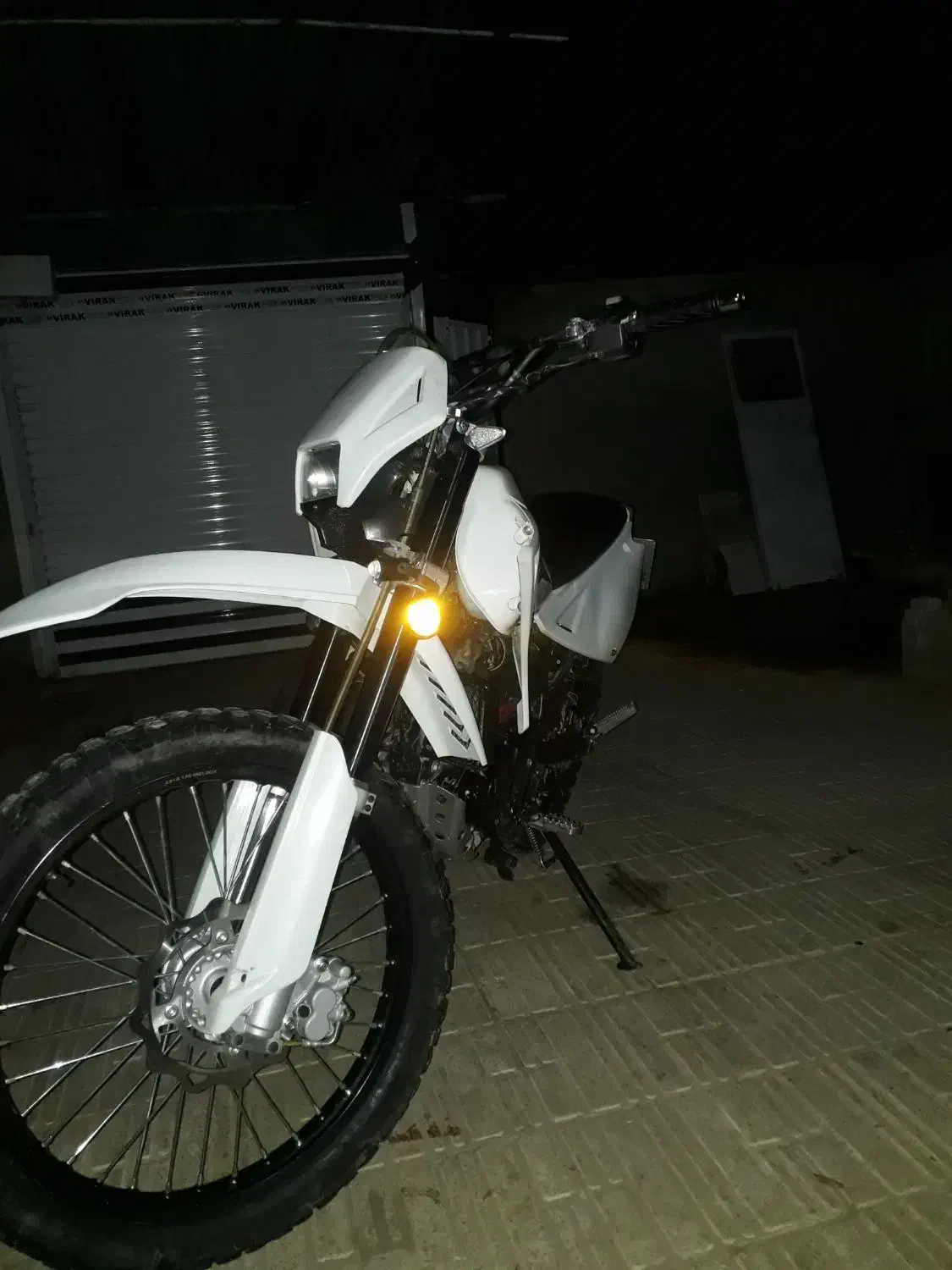 روان ۲۰۰|موتورسیکلت|اسفراین, |دیوار