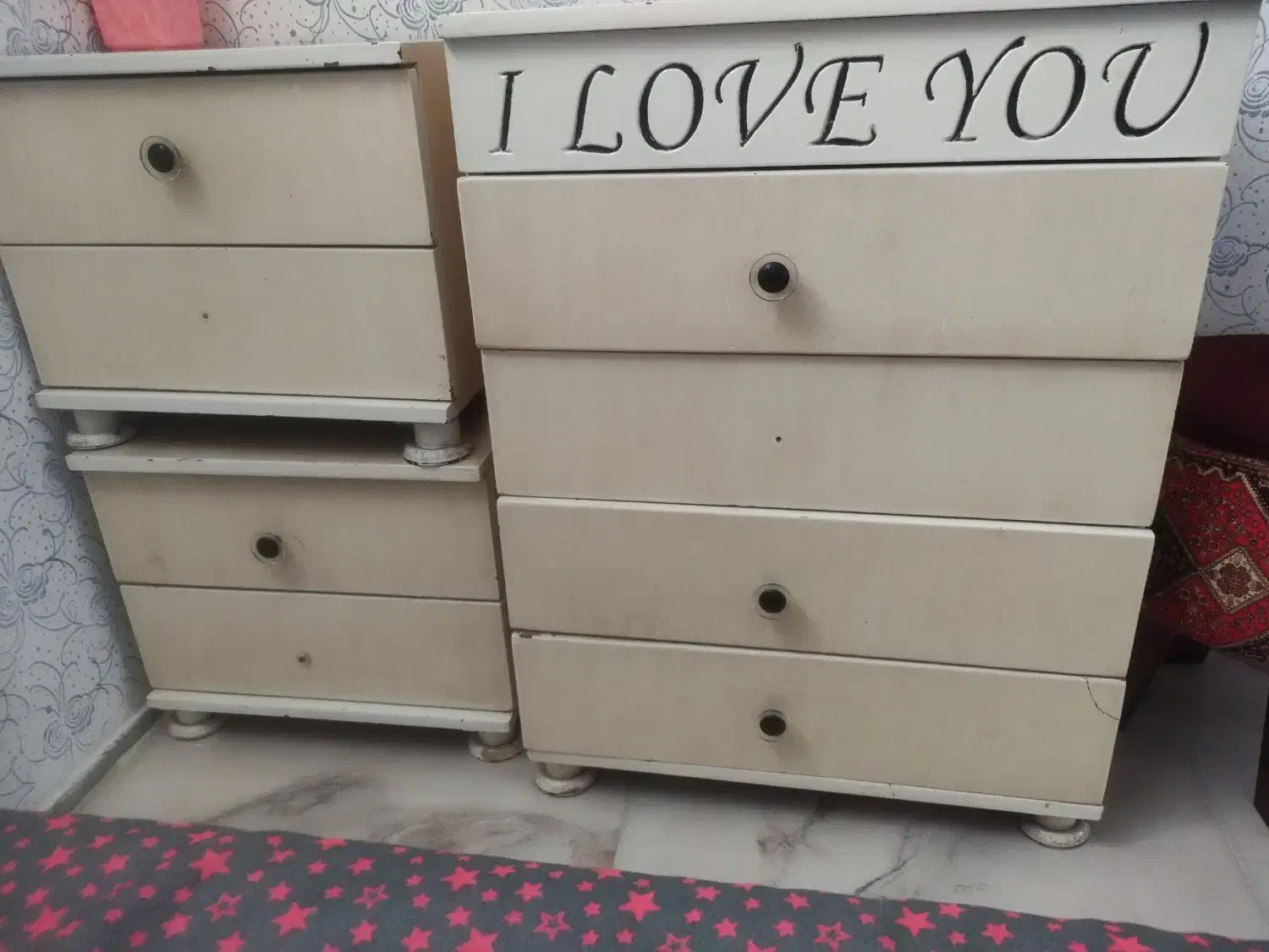 تخت دونفره همراه با پاتختی درحد نو|تخت و سرویس خواب|تویسرکان, |دیوار