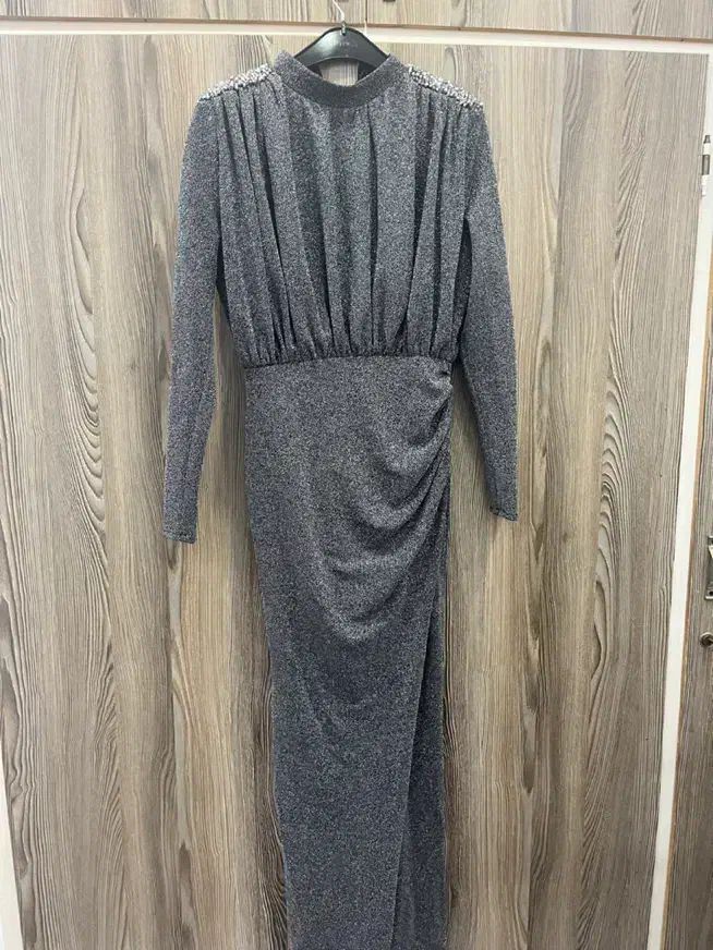 لباس مجلسی|لباس|اسلامشهر, باغ فیض|دیوار