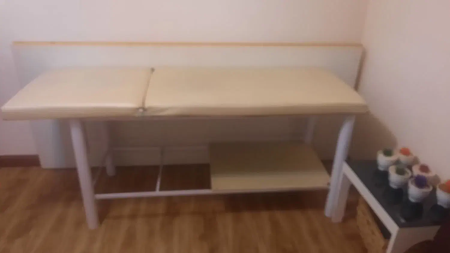 صندلی و تخت|آرایشگاه و سالنهای زیبایی|پردیس, فاز ۸|دیوار