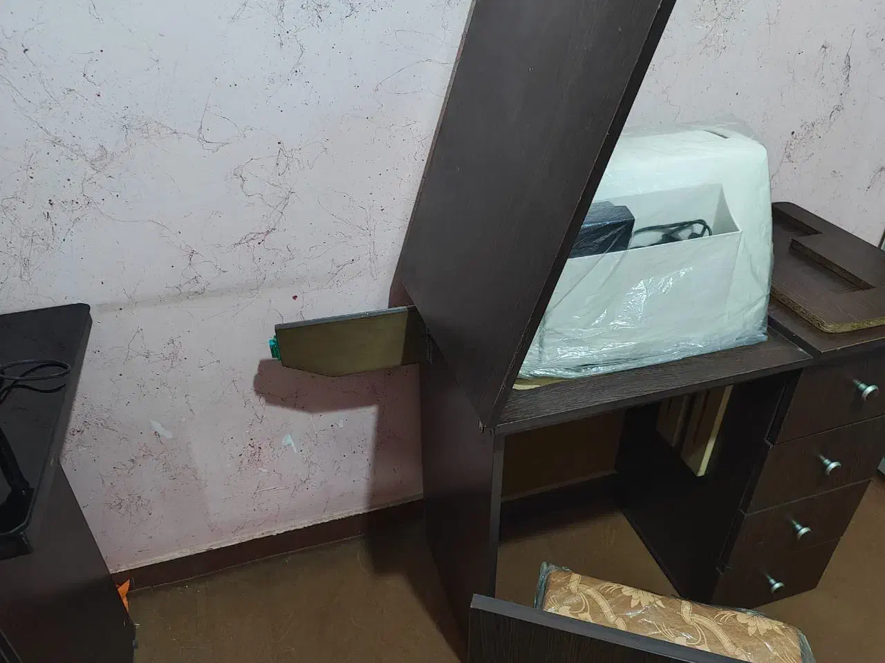 میز تحریر و میز چرخ خیاطی|میز تحریر و کامپیوتر|اهواز, کوی مهدیس|دیوار