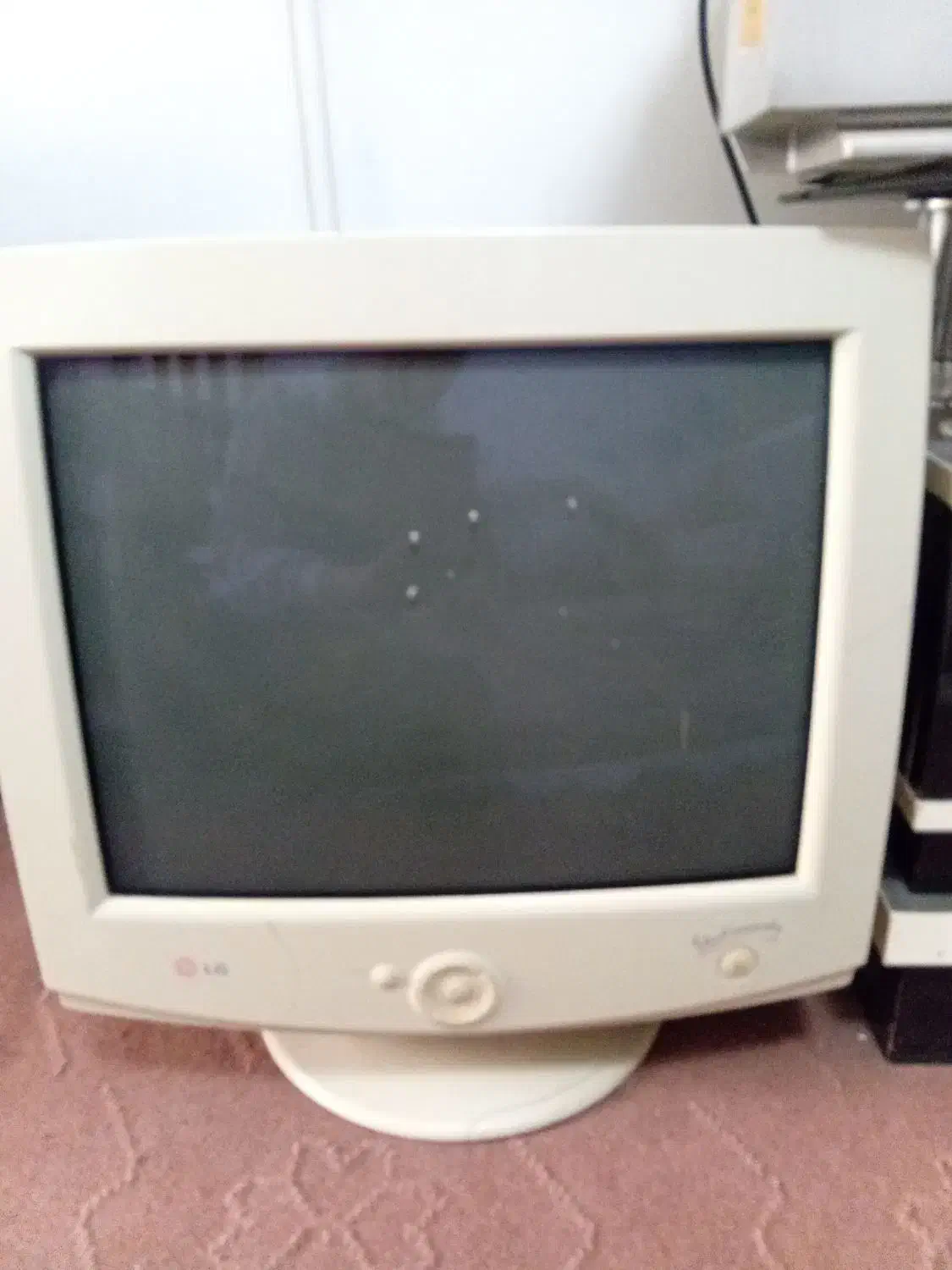 مانیتور جهت دوربین مداربسته و کامپیوتر|قطعات و لوازم جانبی رایانه|محمدیه-قزوین, |دیوار